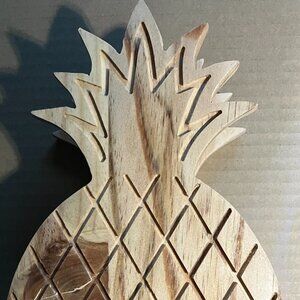 WOODEN PINEAPPLE SHAPED NAPKIN HOLDER
